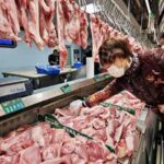 春節需求推動豬肉價格逼近百元 攤商與消費者負擔加重