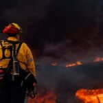 洛杉磯野火肆虐近18萬人撤離 拜登調撥資源救災 川普批州長無能